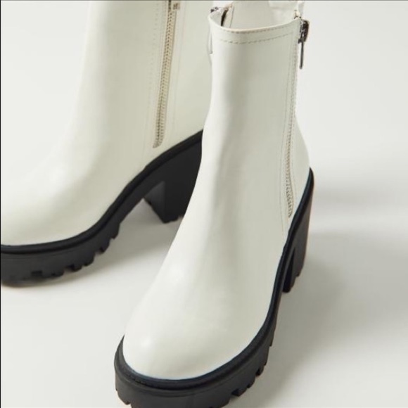 UO Zip Up Boot in White US 8 EU 39 - Picture 2 of 5